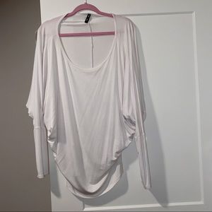 Excellent worn once long dolman sleeve top